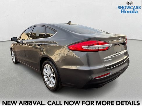 Used 2020 Ford Fusion SE image 4