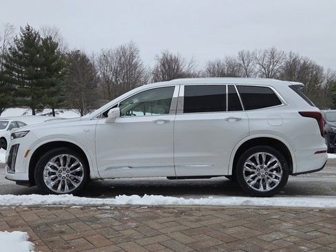 Used 2021 Cadillac XT6 Premium Luxury image 23