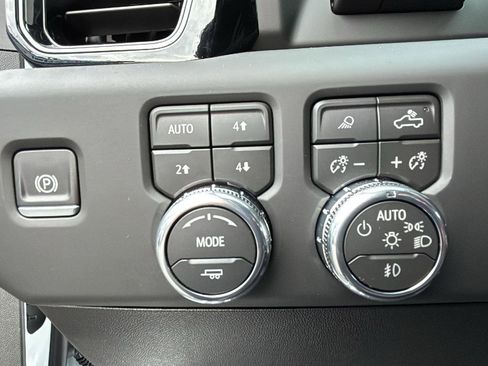 New 2026 GMC Sierra 2500 AT4 w/ AT4 Premium Plus Package image 15