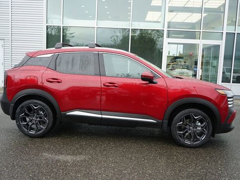 New 2025 Nissan Kicks SR image 8