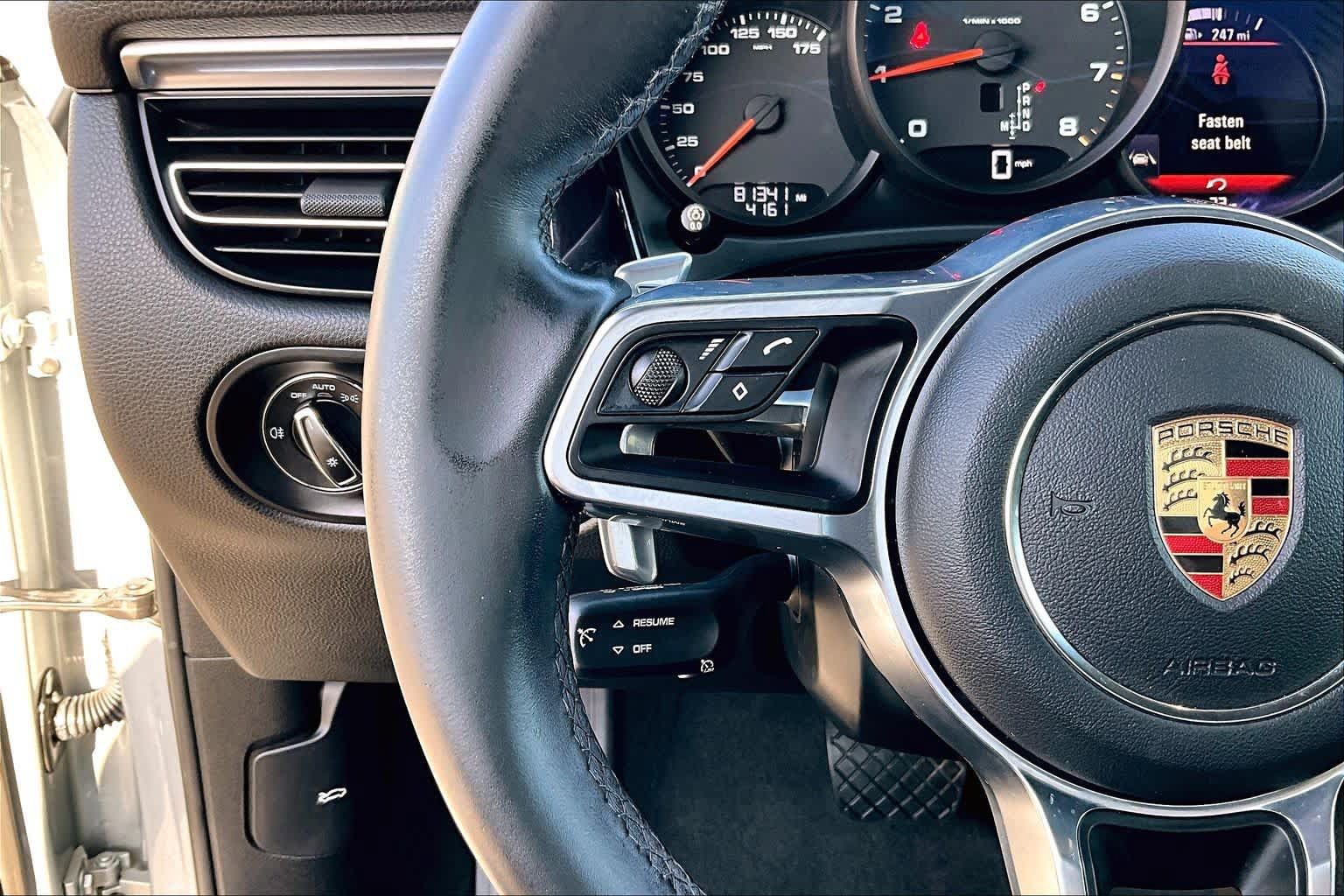 Used 2020 Porsche Macan AWD/4WD image 21