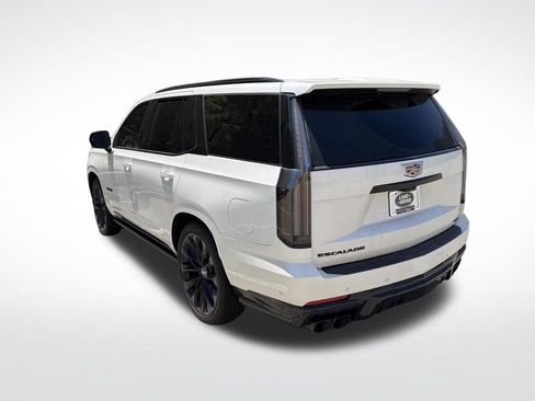 Used 2025 Cadillac Escalade V w/ LPO, ONYX Package AWD/4WD image 10