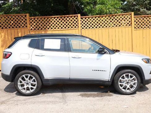 Used 2025 Jeep Compass Limited AWD/4WD image 5