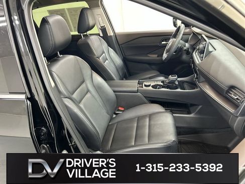 Used 2023 Nissan Rogue SV w/ SV Premium B Package image 23