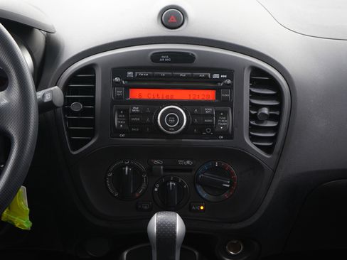 Used 2013 Nissan Juke S image 16