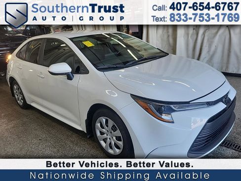 Used 2024 Toyota Corolla LE image 1