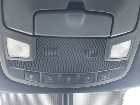 Used 2019 Ford Expedition XLT image 30