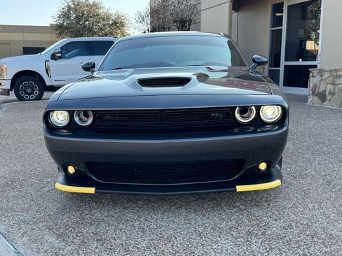 Used 2023 Dodge Challenger R/T w/ Plus Package image 5