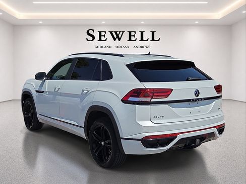 Used 2023 Volkswagen Atlas Cross Sport SEL R-Line AWD/4WD image 3