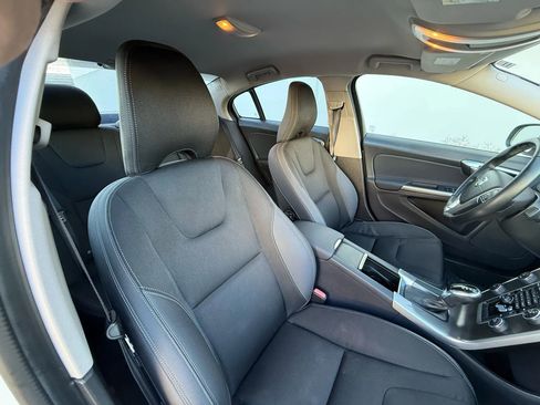 Used 2014 Volvo S60 T5 image 12