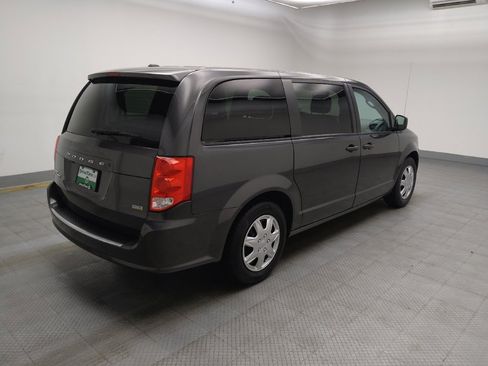 Used 2019 Dodge Grand Caravan SE w/ UConnect Hands-Free Group image 10