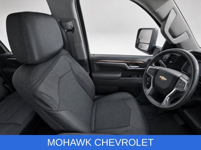 Used 2024 Chevrolet Silverado 3500 LT AWD/4WD image 13