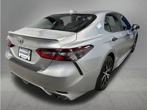 Used 2021 Toyota Camry SE w/ Cold Weather Package AWD/4WD image 5