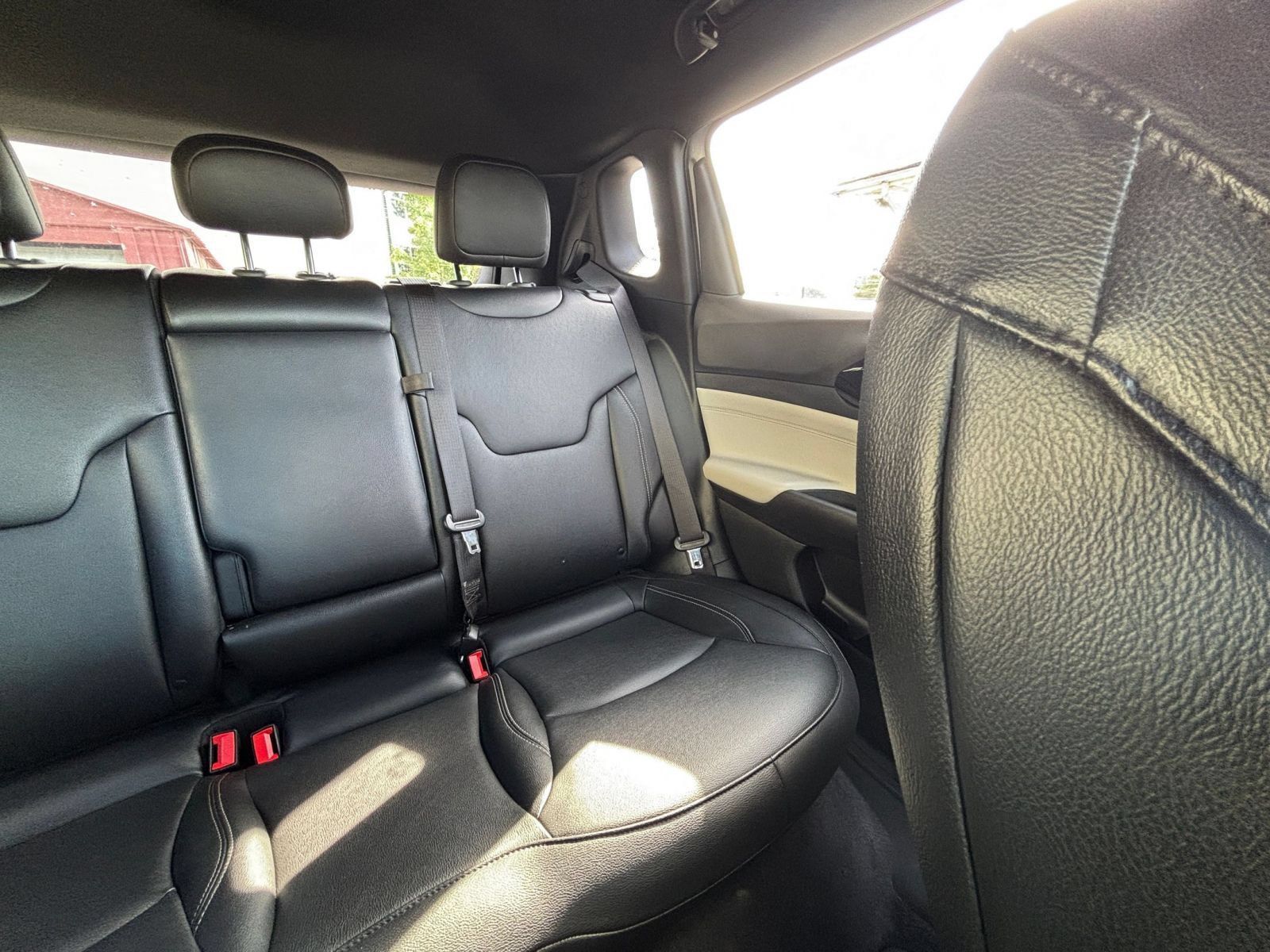 Used 2025 Jeep Compass Limited AWD/4WD image 37