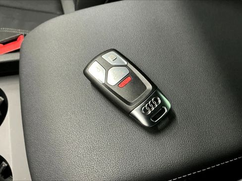 Certified 2025 Audi Q5 2.0T Premium Plus w/ Premium Plus Package image 13