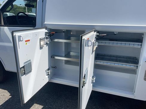 Used 2024 Chevrolet Express 3500 w/ Power Convenience Package RWD image 19