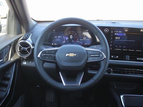 New 2026 Chevrolet Equinox LT w/ LPO, Floor Liner Package image 10