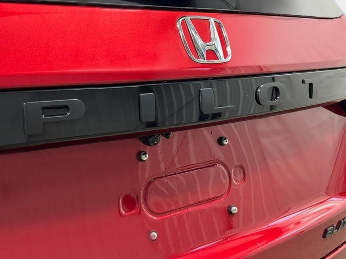 New 2026 Honda Pilot Black Edition image 6