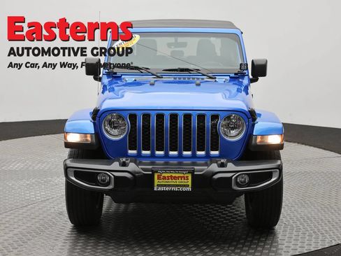 Used 2021 Jeep Gladiator Overland AWD/4WD image 2
