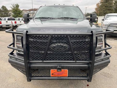 Used 2021 Ford F250 Lariat image 3
