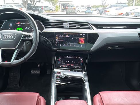 Used 2023 Audi e-tron S Prestige w/ Prestige Package image 17