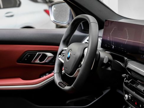 Used 2025 BMW 330i xDrive Sedan w/ Convenience Package image 18