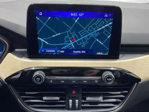 Used 2021 Ford Escape Titanium w/ Titanium Elite Package image 32