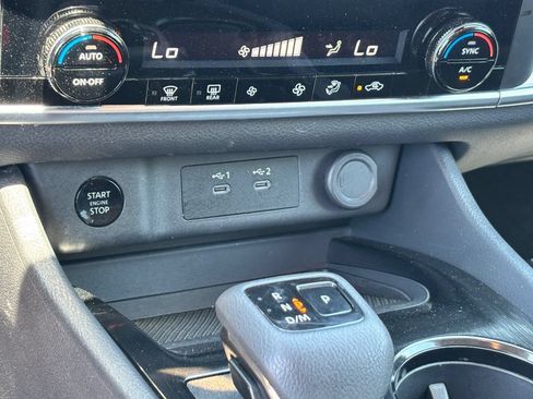 Used 2025 Nissan Rogue SV FWD image 27