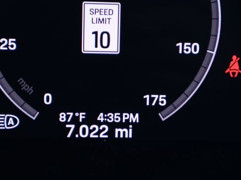 Used 2026 Porsche Cayenne Coupe image 22