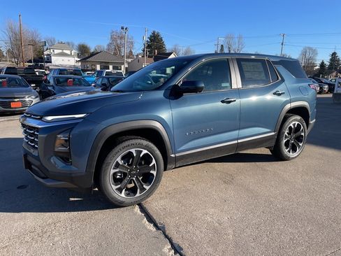 New 2026 Chevrolet Equinox LT w/ Convenience Package II image 1