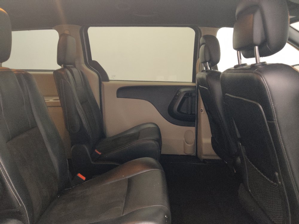 Used 2019 Dodge Grand Caravan SXT FWD image 19
