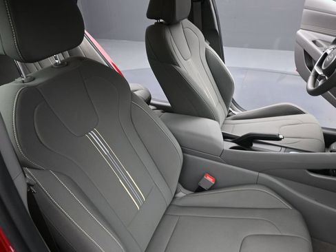 Certified 2025 Hyundai Elantra Sport image 18