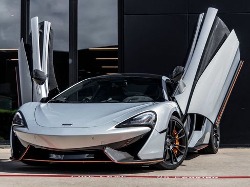 Used 2016 McLaren 570S Coupe RWD image 2