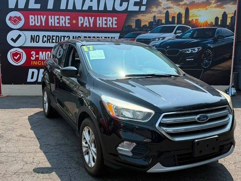 Used 2017 Ford Escape SE AWD/4WD image 1
