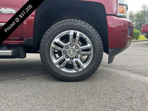Used 2015 Chevrolet Silverado 2500 High Country w/ Duramax Plus Package AWD/4WD image 3
