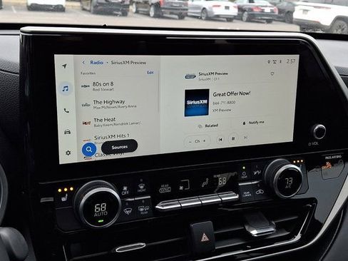 Used 2024 Toyota Highlander XLE image 22