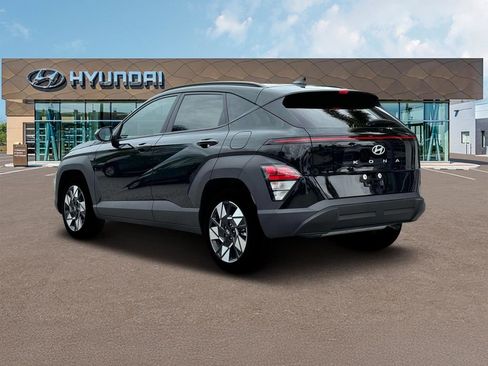 Used 2025 Hyundai Kona SEL image 5