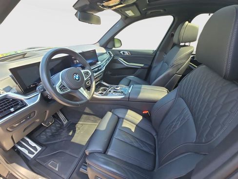 Used 2024 BMW X5 xDrive40i AWD/4WD image 12