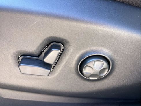 New 2026 Chrysler Pacifica Select image 24