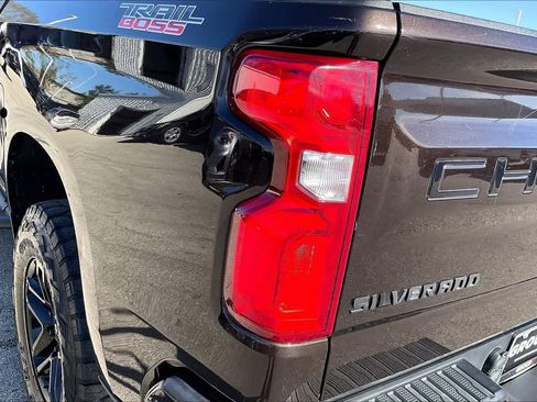 Used 2020 Chevrolet Silverado 1500 LT Trail Boss image 27