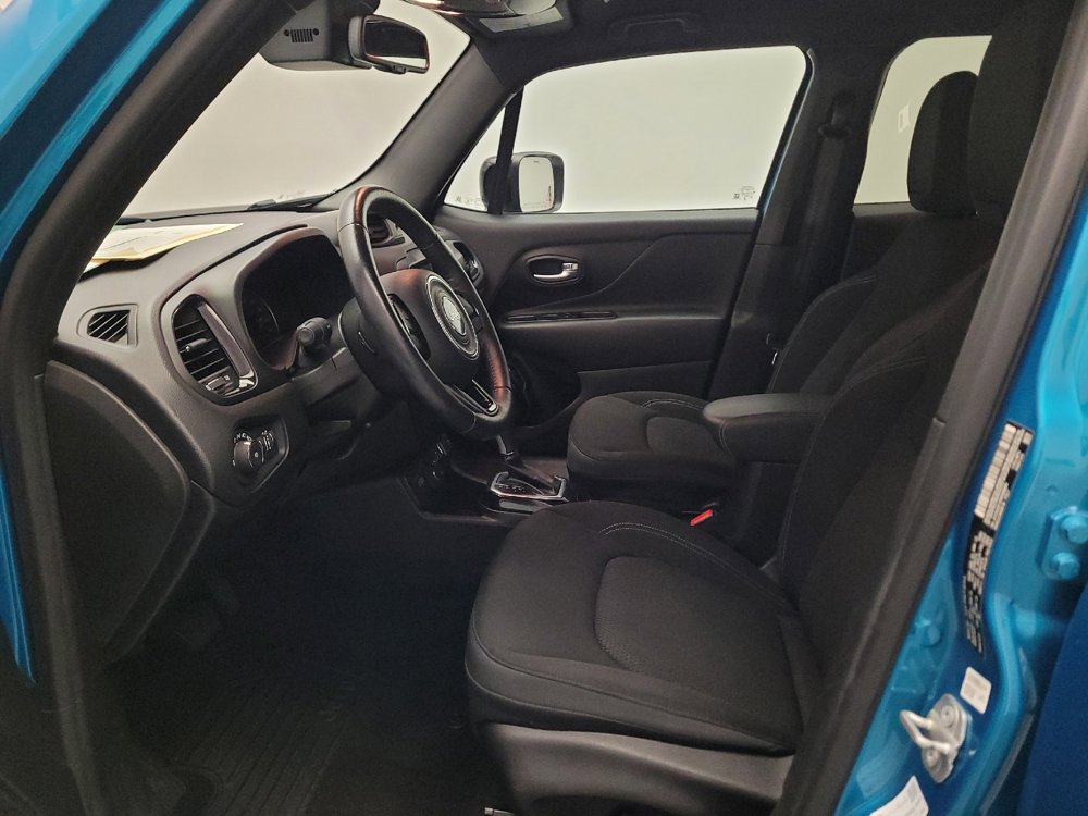 Used 2022 Jeep Renegade Altitude w/ Convenience Group AWD/4WD image 17