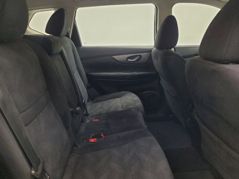 Used 2015 Nissan Rogue S FWD image 19