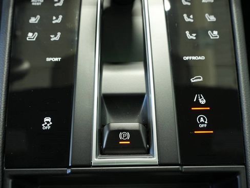 New 2025 Porsche Macan image 22