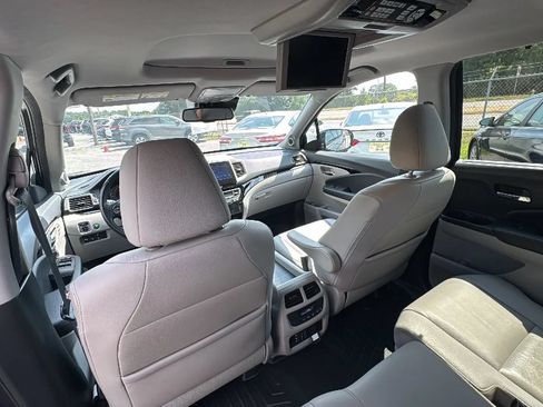 Used 2017 Honda Pilot Touring image 18