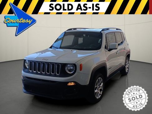 Used 2017 Jeep Renegade Latitude w/ Cold Weather Group AWD/4WD image 3