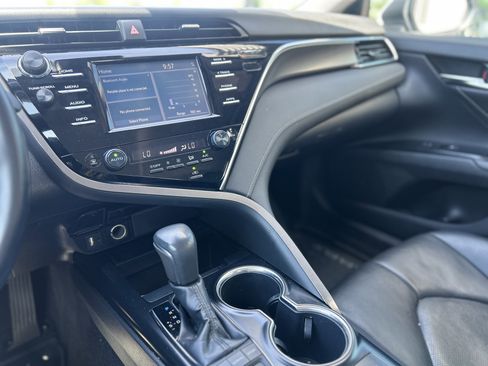 Used 2018 Toyota Camry XSE image 29