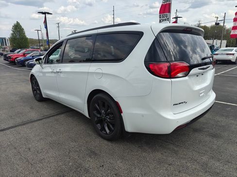 Used 2020 Chrysler Pacifica Touring-L Plus FWD image 6