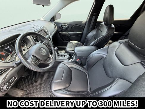 Used 2020 Jeep Cherokee Latitude Plus w/ Cold Weather Group AWD/4WD image 9