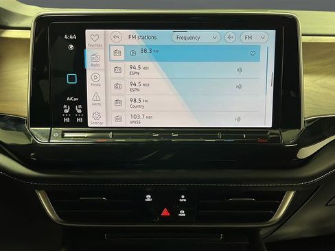 Used 2024 Volkswagen Atlas SE FWD image 12