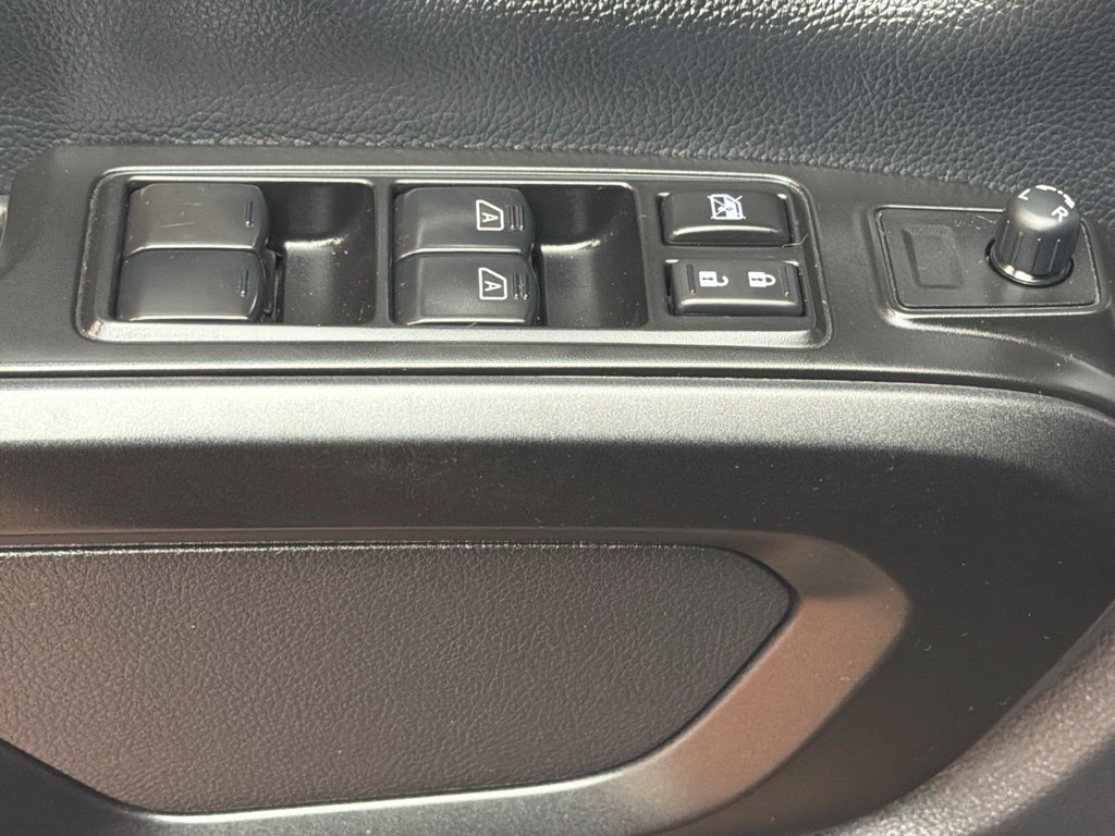 Used 2024 Nissan Titan SV w/ SV Convenience Package AWD/4WD image 21